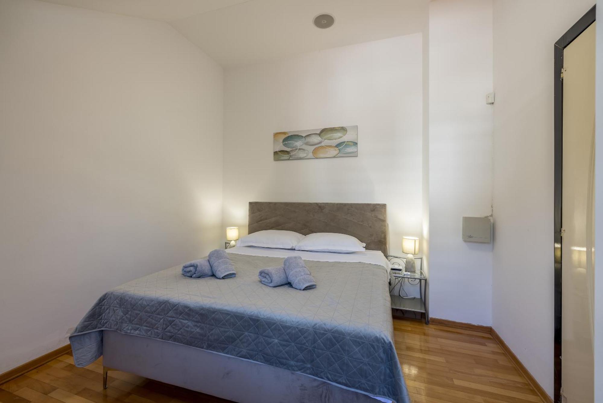 Urban Utopia Penthouse With Private Parking Split Exterior foto