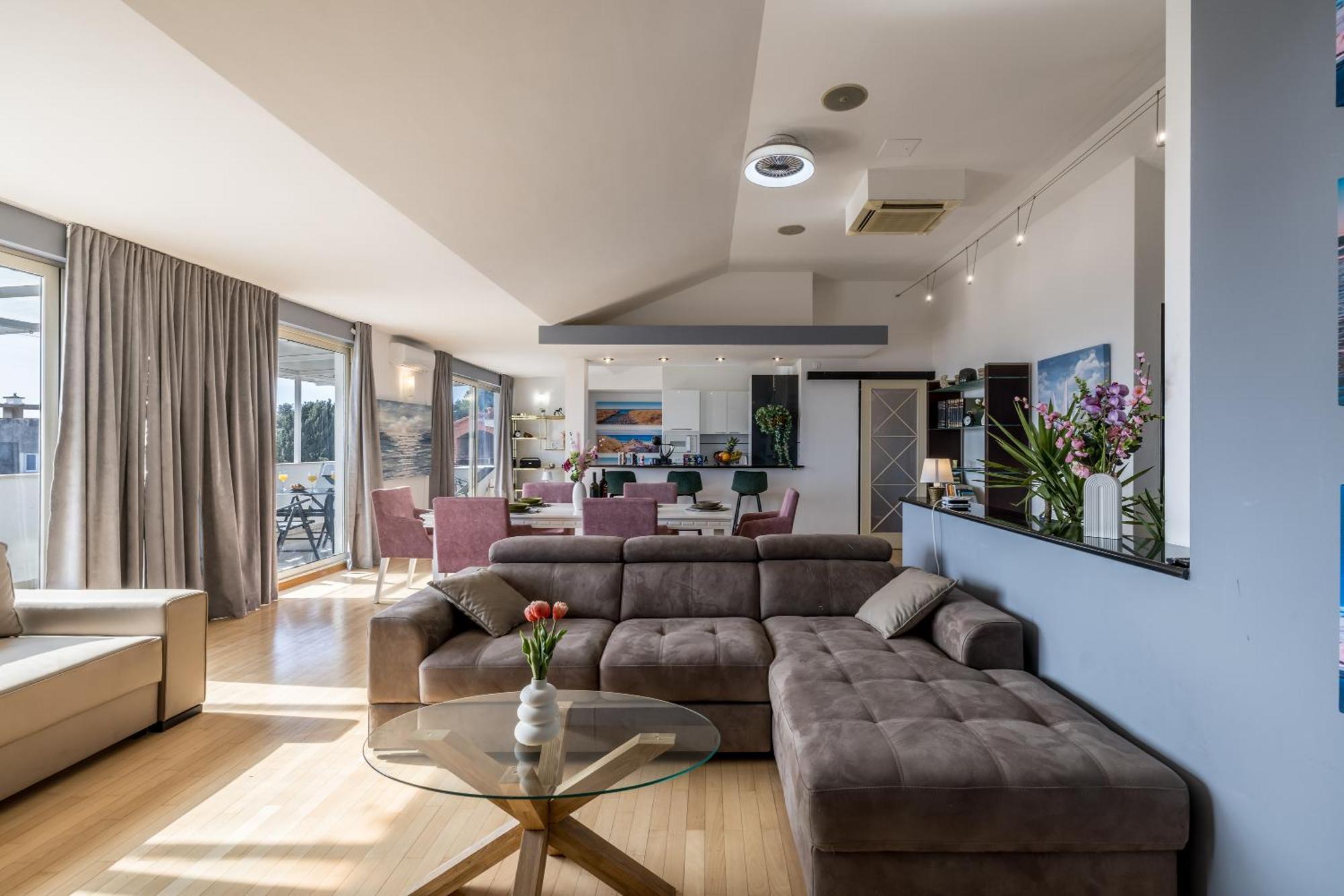 Urban Utopia Penthouse With Private Parking Split Exterior foto