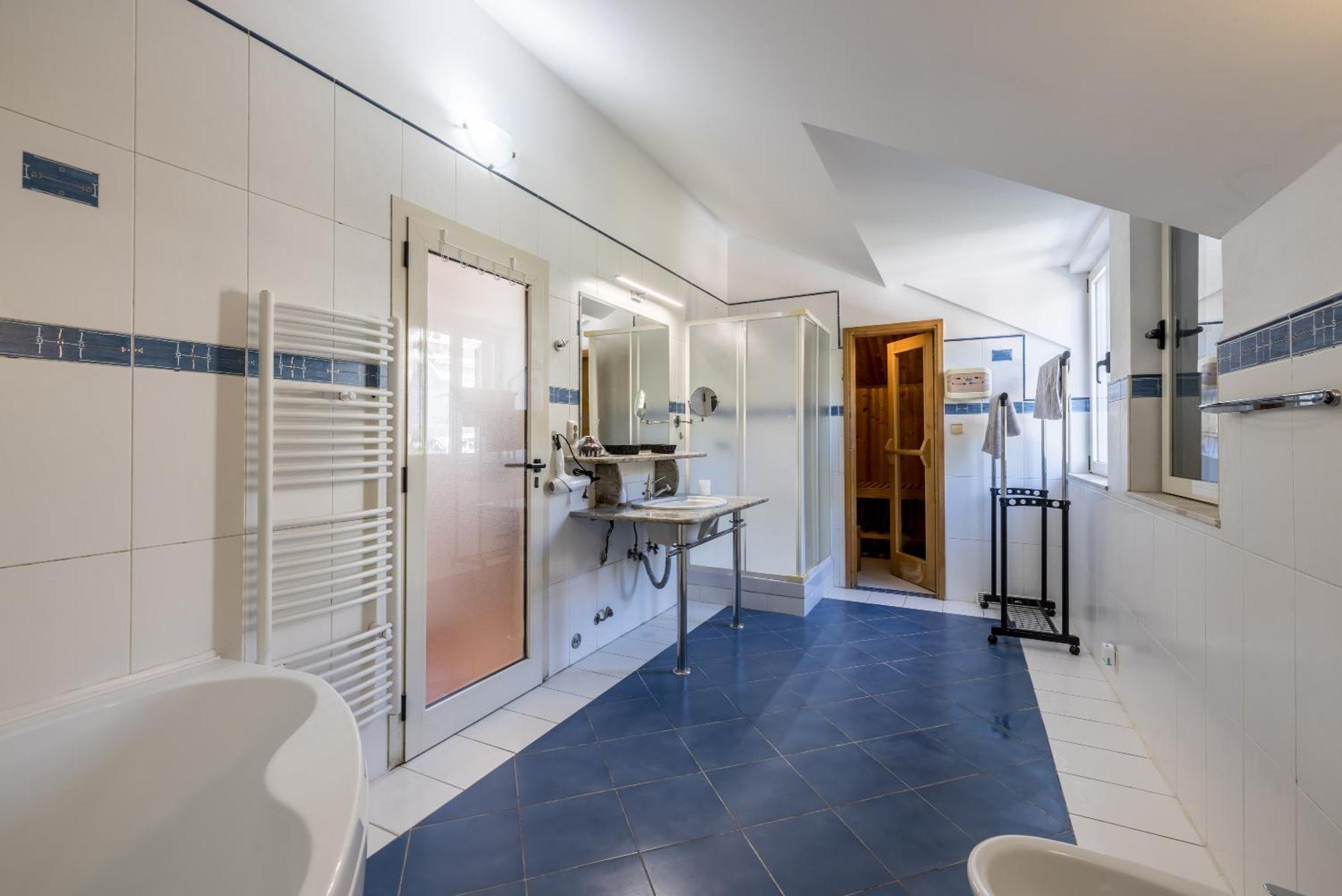 Urban Utopia Penthouse With Private Parking Split Exterior foto
