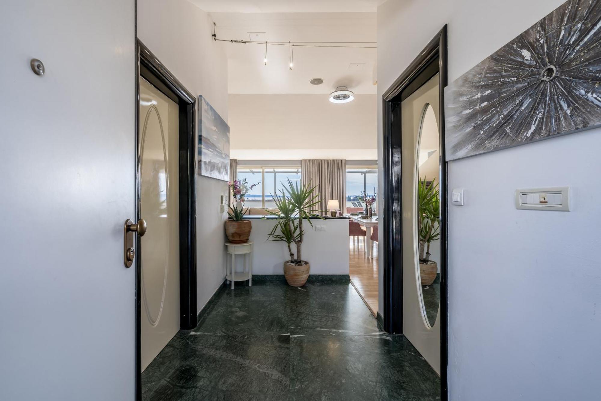 Urban Utopia Penthouse With Private Parking Split Exterior foto
