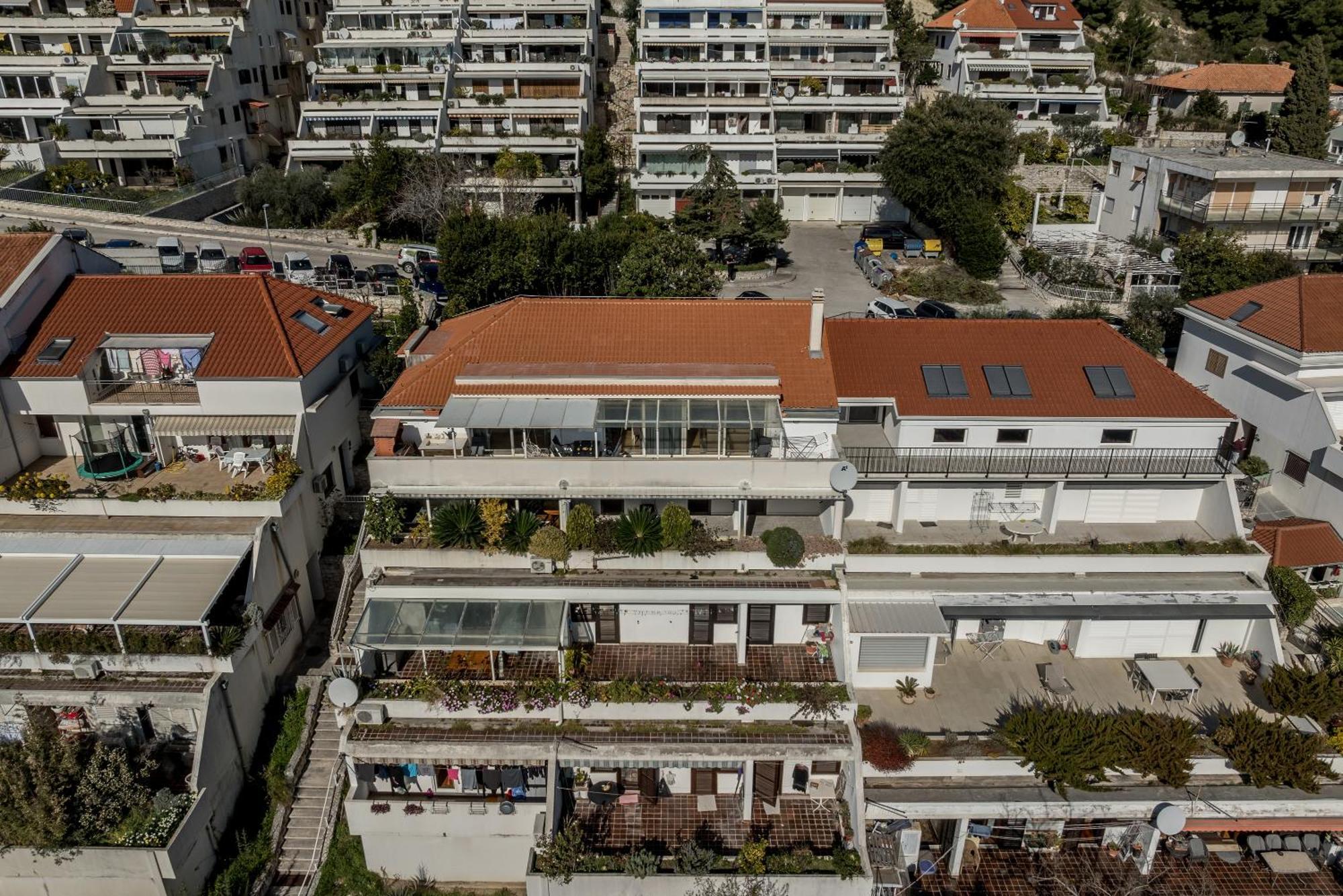 Urban Utopia Penthouse With Private Parking Split Exterior foto
